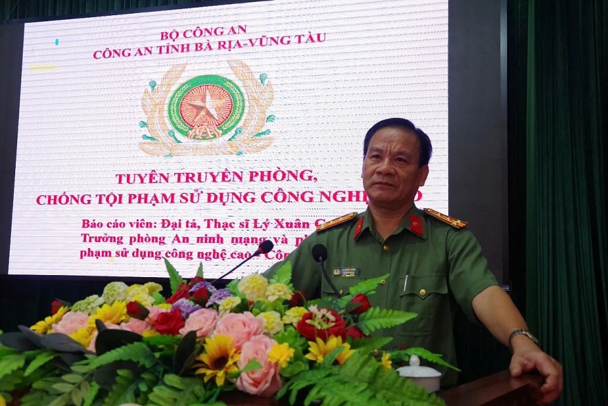 Naval Region 2 Organizes Legal Education Session in Vung Tau City