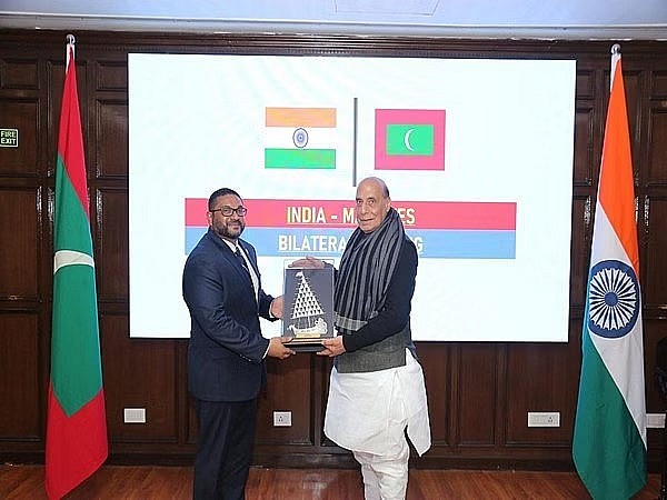 Defence Minister Rajnath Singh and Maldives Defence Minister Mohamed Ghassan Maumoon (Photo/Defence Ministry)