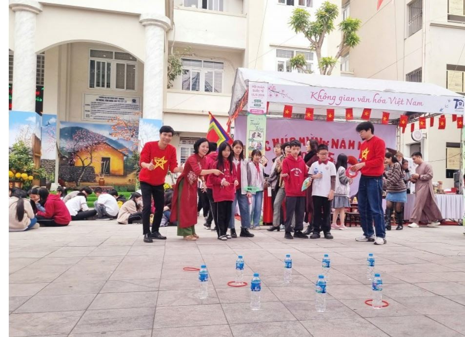 International Students Enjoy Playing Folk Games and Exploring Tet Traditions