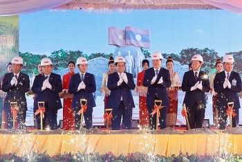 Vietnam Gifts Laos a Friendship Park in Vientiane