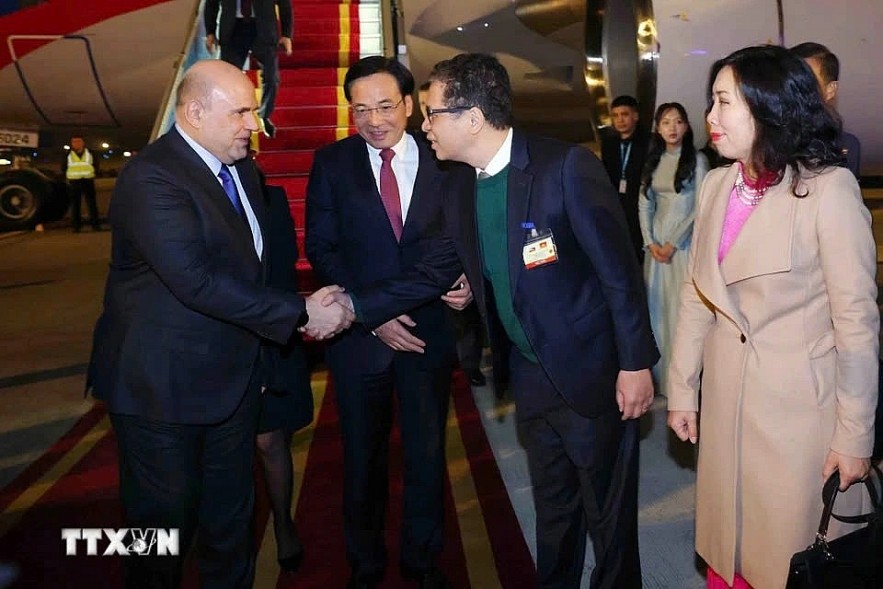 Russian Prime Minister Mikhail Vladimirovich Mishustin arrived in Hanoi on January 14 morning, beginning a two-day official visit to Vietnam at the invitation of Prime Minister Pham Minh Chinh. (Photo: VNA)