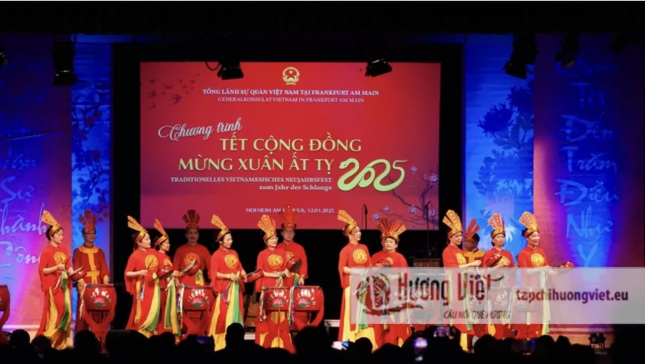 Vietnamese Consulate in Germany Hosts Community Tet Celebration