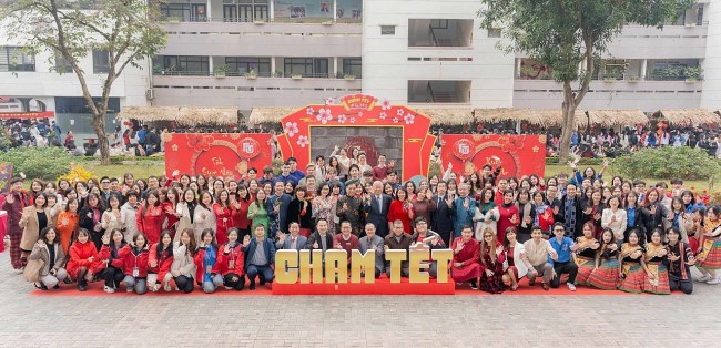 International Students in Hanoi Eager to Celebrate Tet