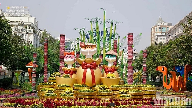 Decorations celebrating the Year of the Snake on Nguyen Hue pedestrian street in HCM City (Photo: nhandan.vn)