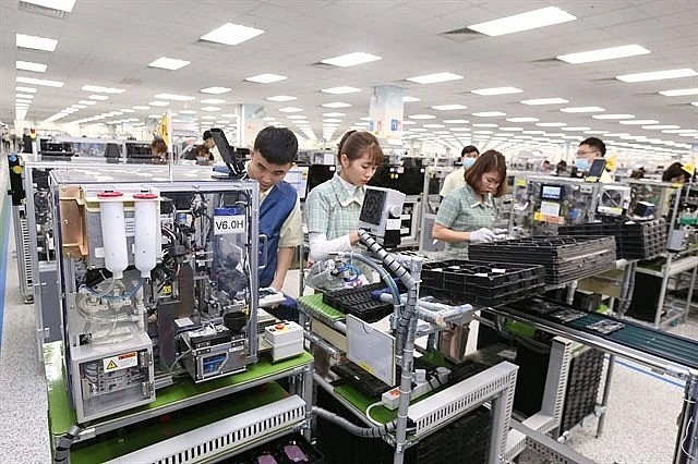 A smartphone production line at Samsung Electronics Vietnam Co, Ltd in Yen Binh Industrial Park, Thai Nguyen province. (Photo: VNA)