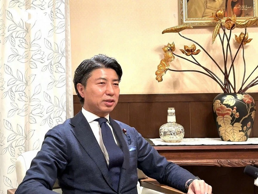 Japanese lawmaker Aoyagi Yoichiro.