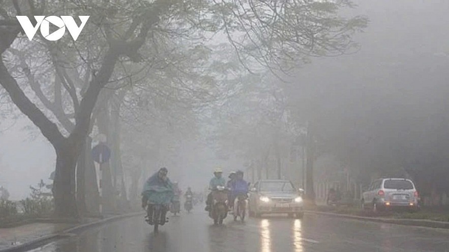 A new cold air mass is hitting Northern Vietnam, sending temperatures falling to 11-14°C in the lowlands and 8-10°C in the highlands.