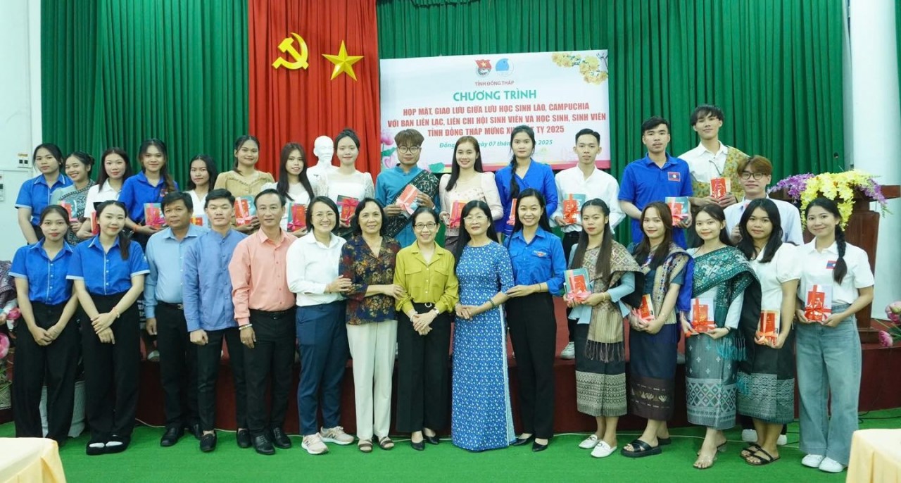 Vietnamese, Lao, Cambodian Students Enhance Solidarity, Mutual Understanding