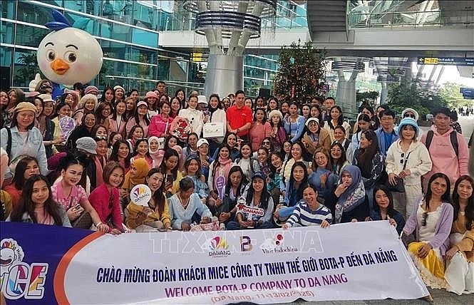 A MICE group at Da Nang international airport (Photo: VNA)