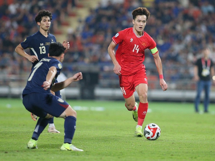 Vietnam celebrates a historic double victory over Thailand in the 2024 ASEAN Cup finals. (Photo: S.N)