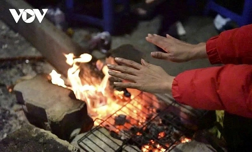 A strong cold wave is sweeping into Northern Vietnam, putting an end to the prolonged wet weather in the region.