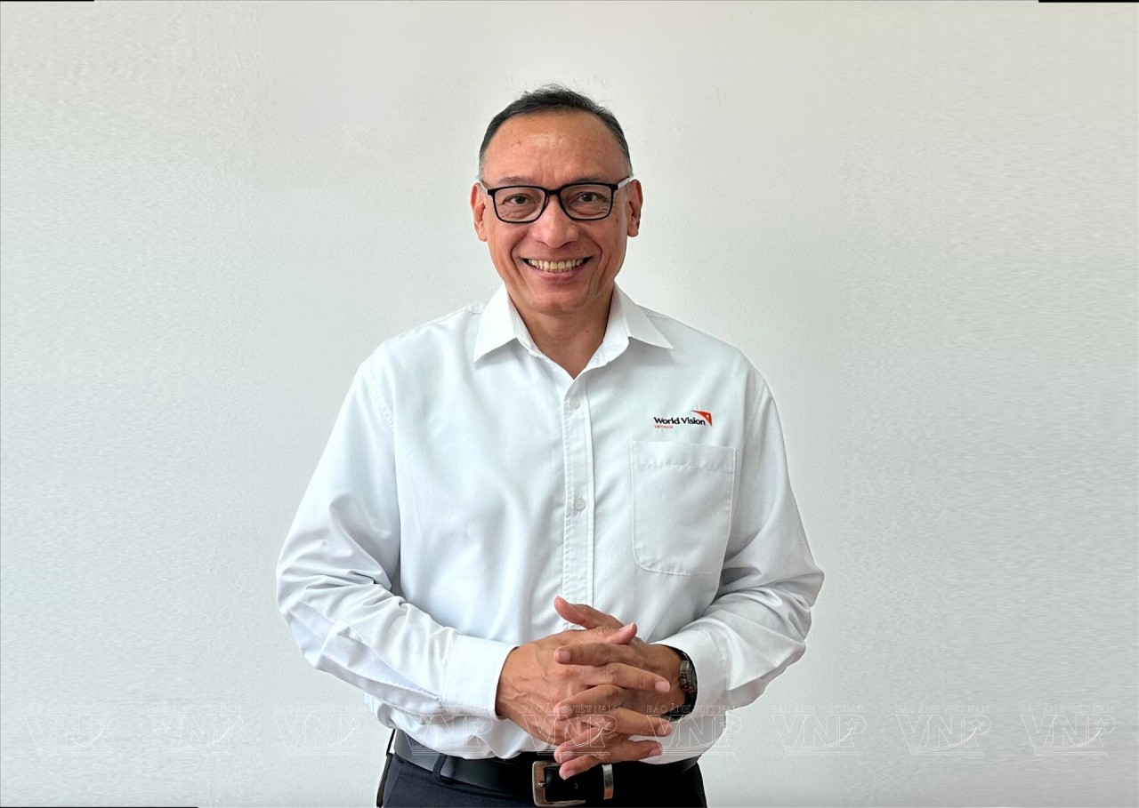 As the Country Director of World Vision International in Vietnam, Doseba Tua Sinay is regarded for his warmth and kindness.