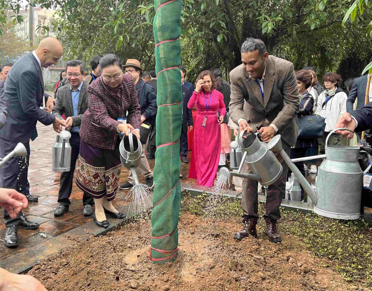 More Than 400 International Delegates Participate In The Friendship Spring Tour In Hanoi