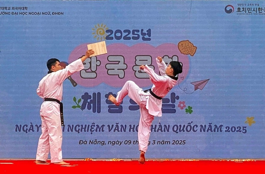 Da Nang Students Learn Korean Culture through Vibrant Activitie