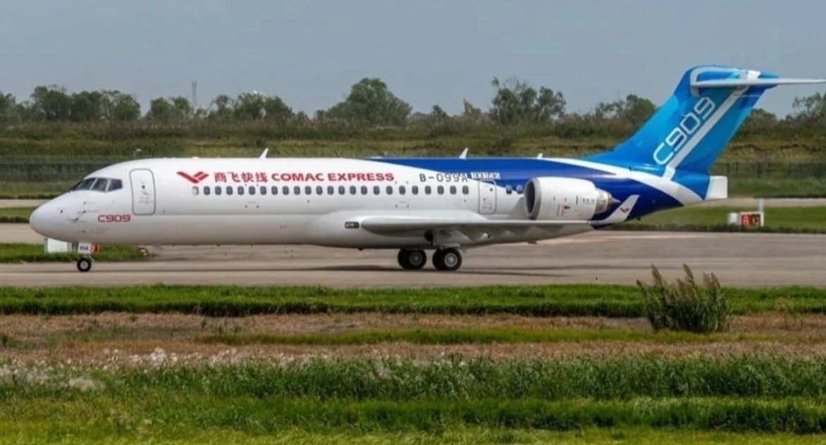 Vietnam Considers Regulatory Changes to Import China's Comac C909 Aircraft
