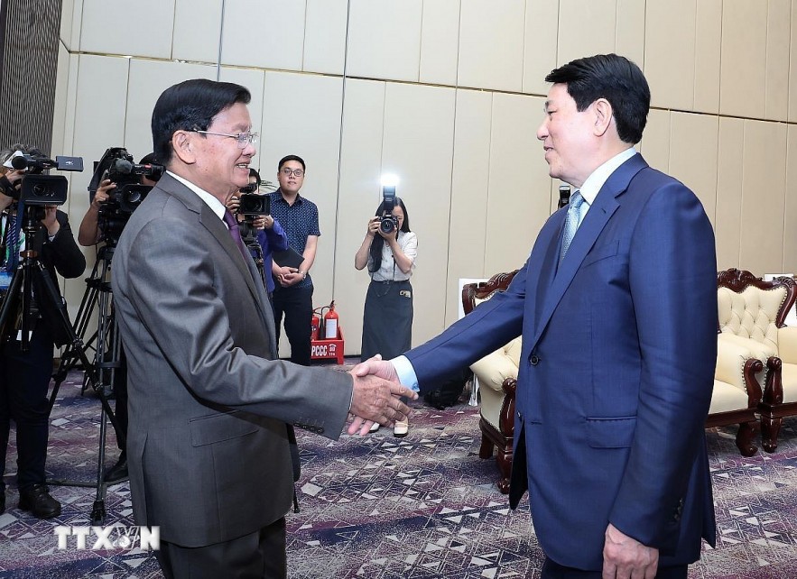 President Luong Cuong meets with Party General Secretary and President of Laos Thongloun Sisoulith. (Photo: VNA) President Luong Cuong meets with Party General Secretary and President of Laos Thongloun Sisoulith. (Photo: VNA)