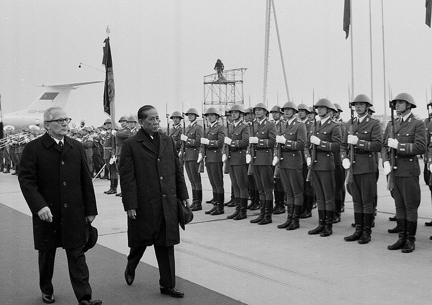 General Secretary Le Duan (right) visits the German Democratic Republic on October 15, 1975. (Photo: VNA 
