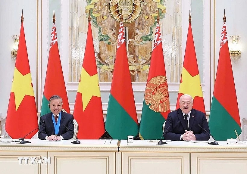 Vietnam - Belarus Sign Cooperation Documents