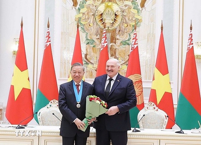 Vietnam - Belarus Sign Cooperation Documents