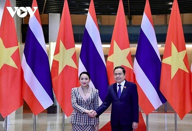 NA Chairman Tran Thanh Man welcomes Thai Prime Minister Paetongtarn Shinawatra. NA Chairman Tran Thanh Man welcomes Thai Prime Minister Paetongtarn Shinawatra.