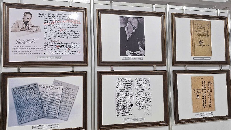 Uncle Ho through Documents and Artistic Creations