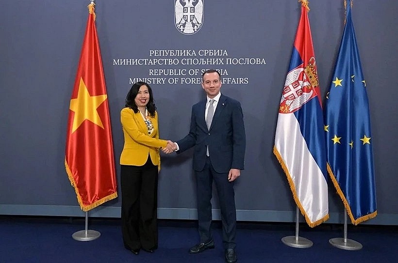 Vietnamese Deputy Minister of Foreign Affairs Le Thi Thu Hang (L) and her Serbian counterpart Damjan Jovic. (Photo: VNA) Vietnamese Deputy Minister of Foreign Affairs Le Thi Thu Hang (L) and her Serbian counterpart Damjan Jovic. (Photo: VNA)