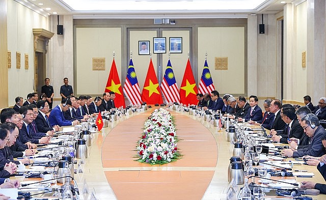 The summit meeting between Prime Minister Pham Minh Chinh and Malaysian Prime Minister Anwar Ibrahim in Kuala Lumpur, Malaysia, May 25, 2025. Photo: VGP