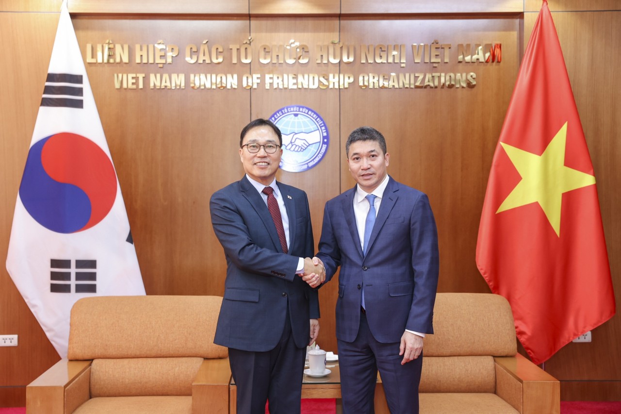 Effective Coordination in Promoting People-to-people Exchange between Vietnam and RoK