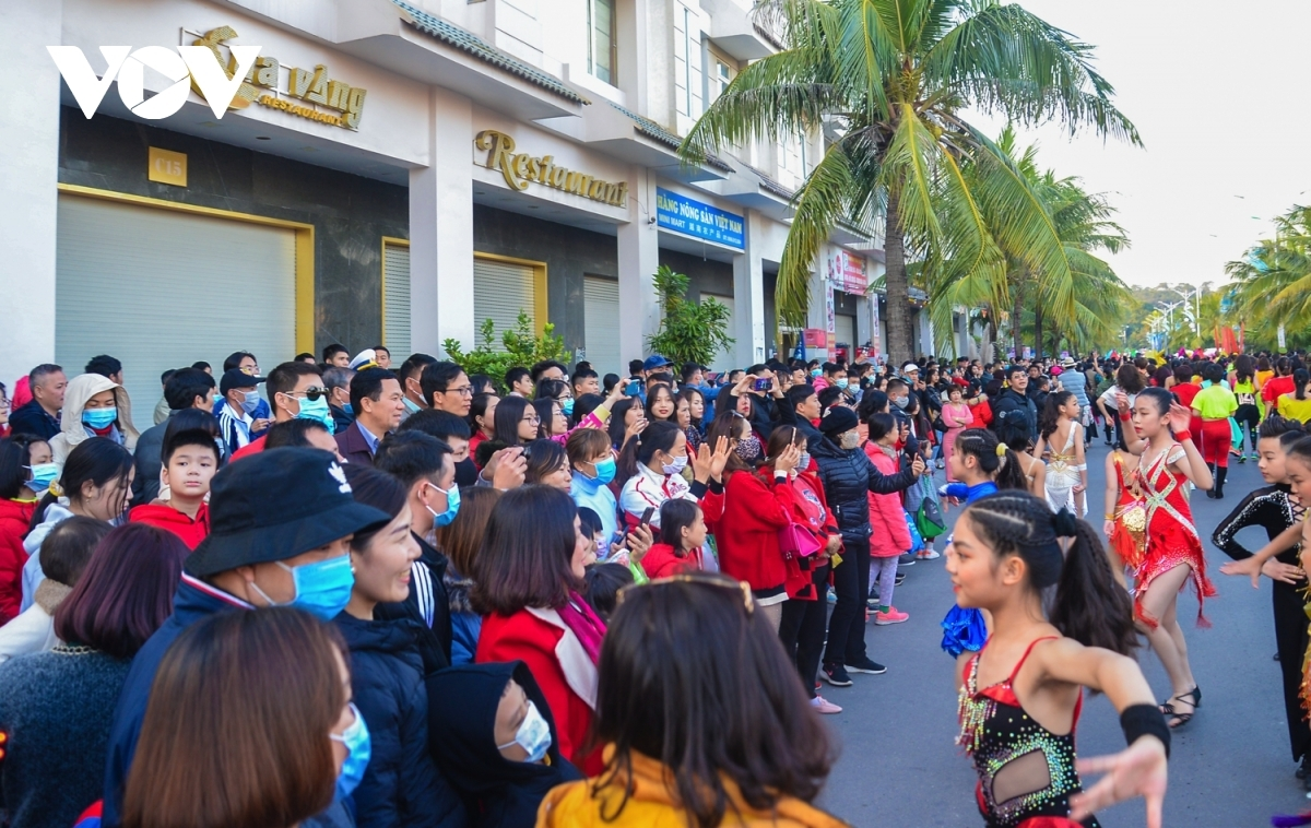 Winter carnival excites crowds in Quang Ninh province