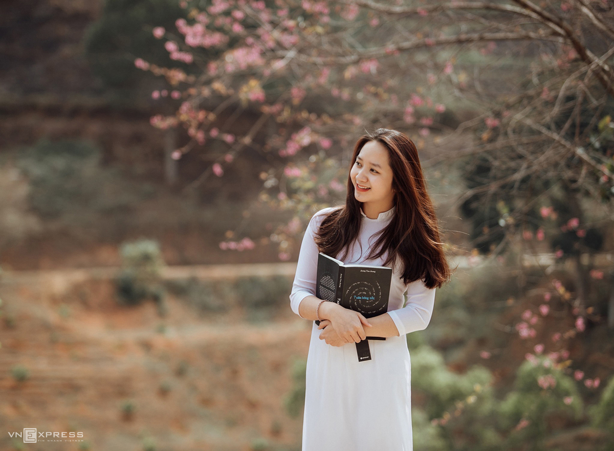 Da Lat blanketed in pink of blooming cherry blossoms