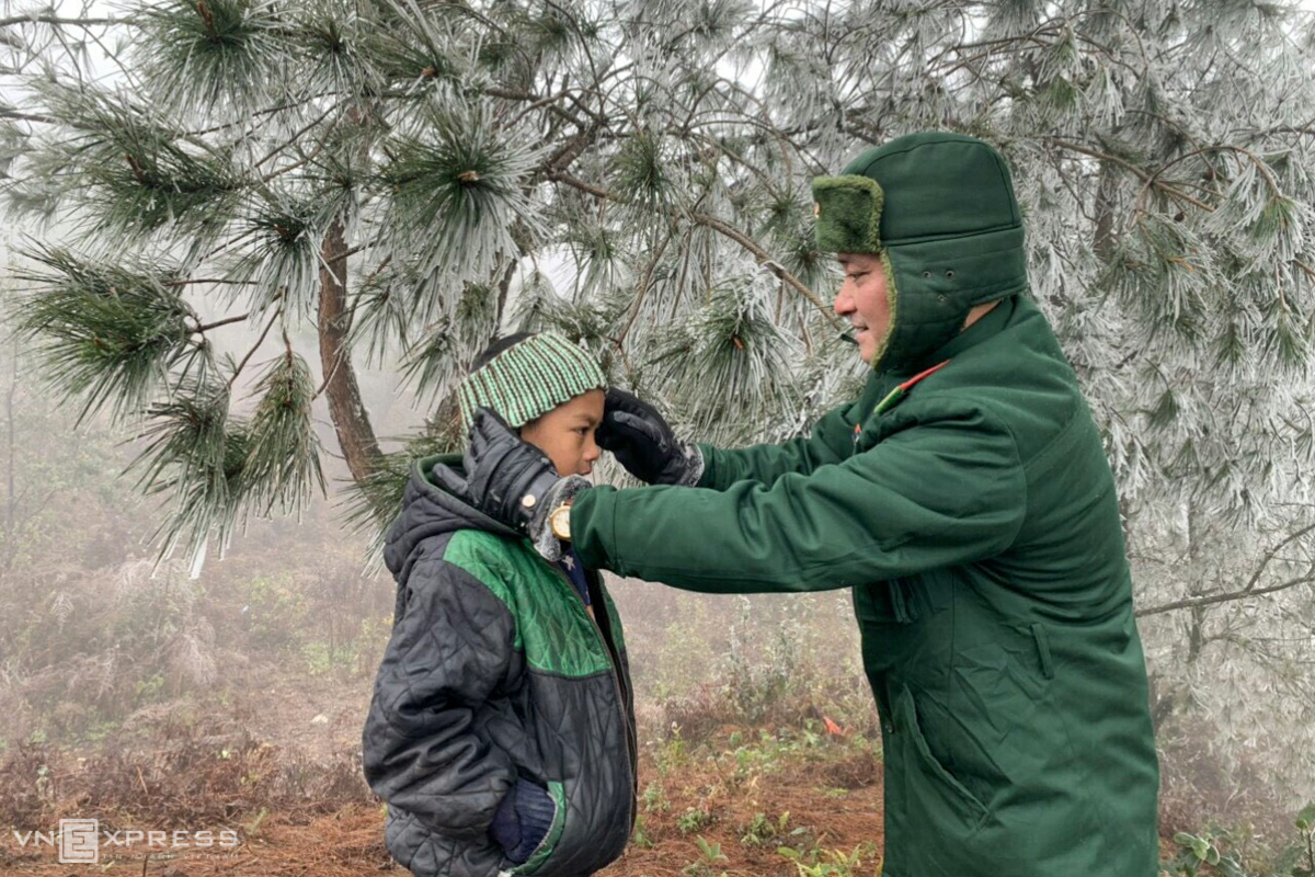 Northern Vietnam’s mountainous provinces blanketed in frost and snow, video