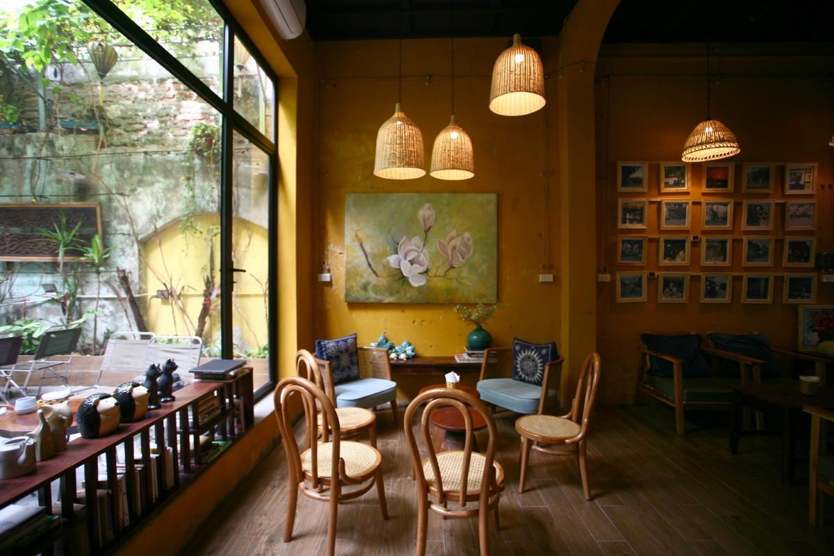 Cafe inside 90-year-old house allures visitors with nostalgic ambiance