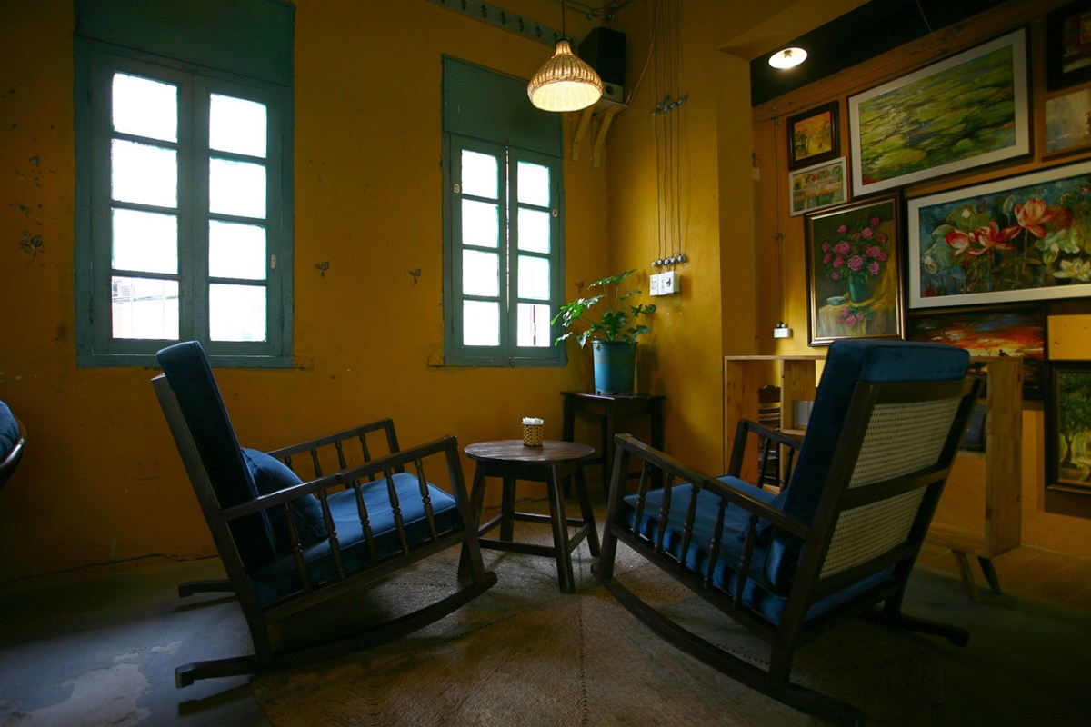 Cafe inside 90-year-old house allures visitors with nostalgic ambiance