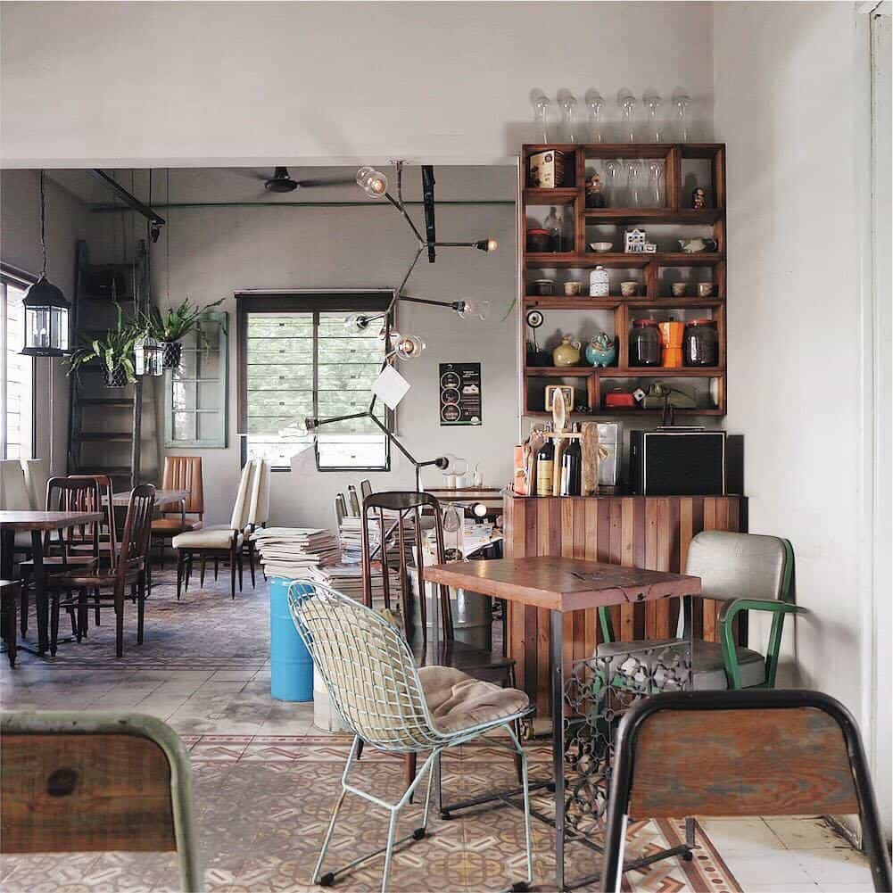 Cafes with retro decorations for nostalgia-seekers in Saigon