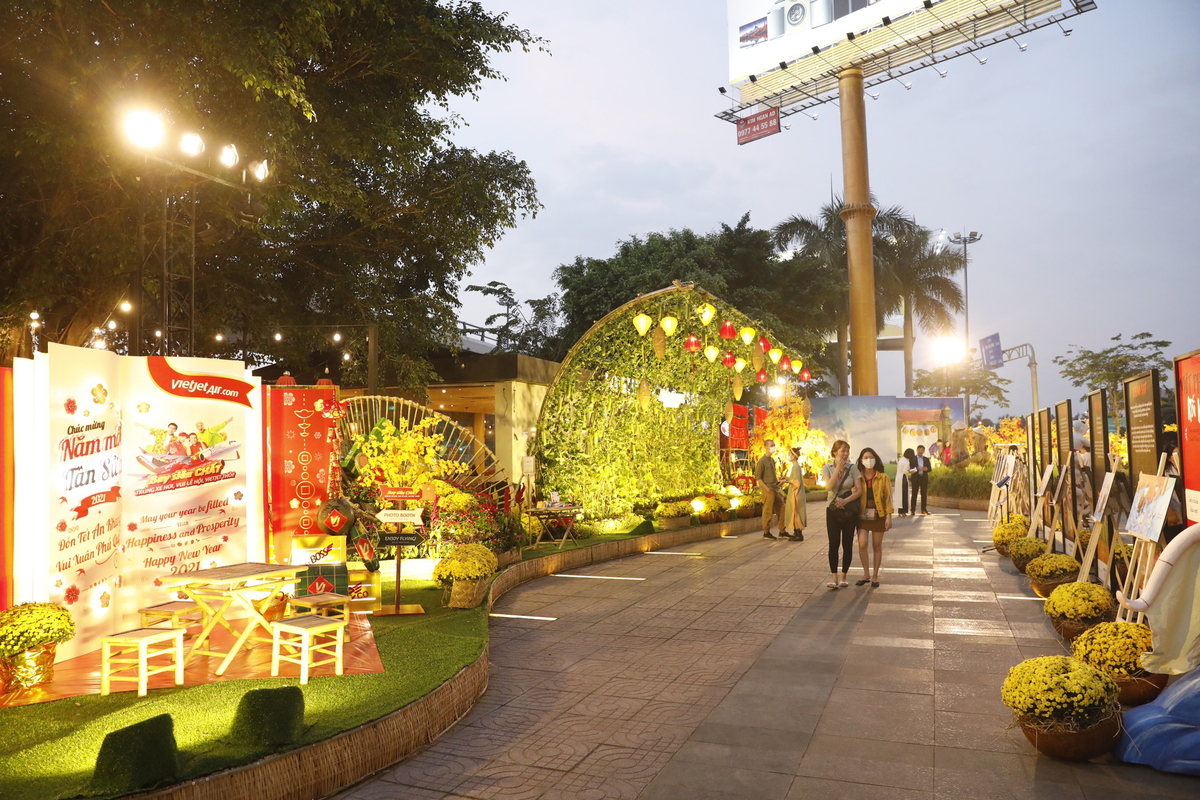 Vietnamese rural villages replicated at Menas Mall Saigon Airport