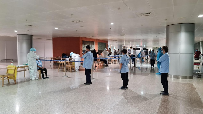 All staff of Vietnam’s five airports tested negative for Covid-19