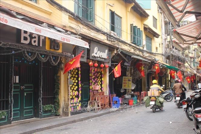 Without tourists, hotels and stores in Hanoi Old Quarter shut down
