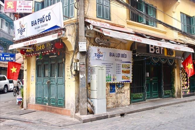 Without tourists, hotels and stores in Hanoi Old Quarter shut down