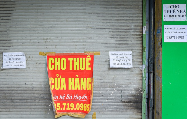 Without tourists, hotels and stores in Hanoi Old Quarter shut down