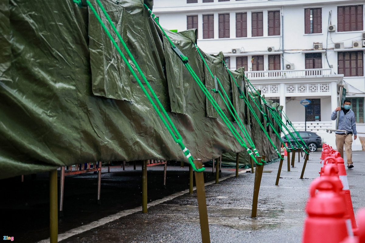 Covid-19 field hospital established in only four hours in Hanoi