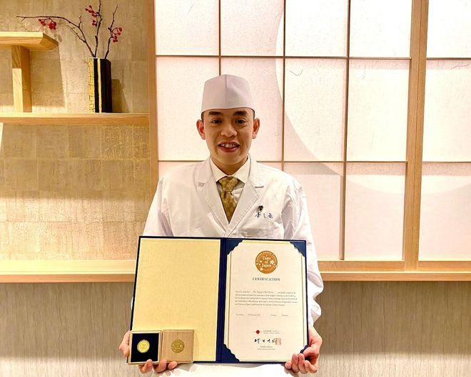 Vietnamese chef cooking traditional Japanese dishes wins gold badge