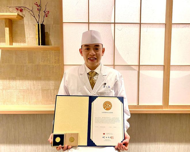 vietnamese chef cooking traditional japanese dishes wins gold badge