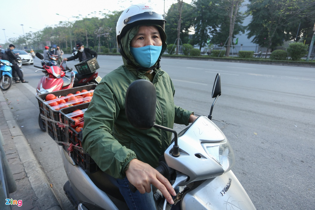 Hanoians “rescues” agricultural products for pandemic-hit Hai Duong farmers