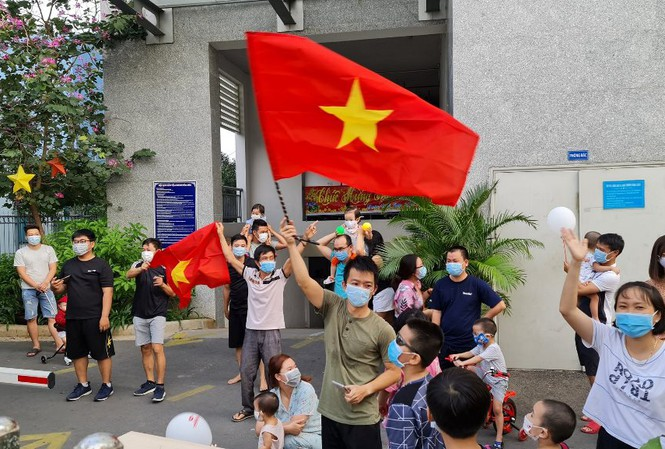 Ho Chi Minh City people burst with joy as places removed Covid-19 lockdown