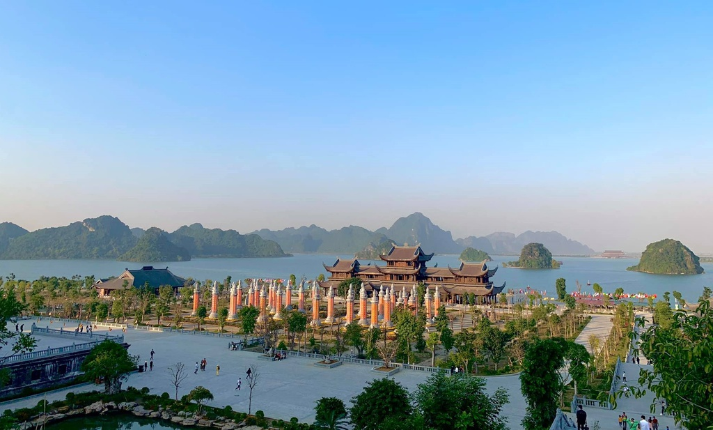 The world’s largest pagoda in Vietnam offers stunning check-in corners