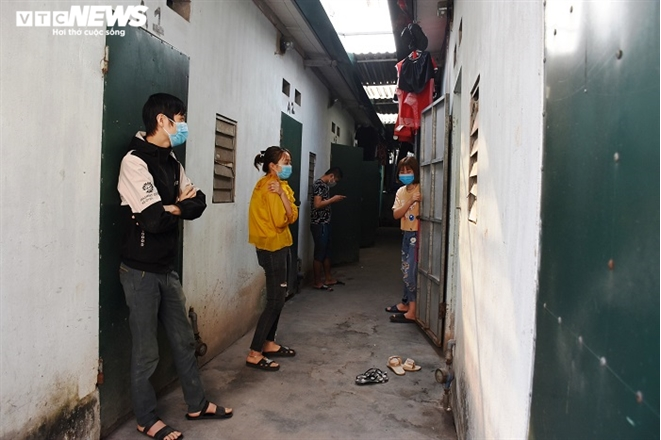 arduous lives of workers in hai duong covid 19 hotspot