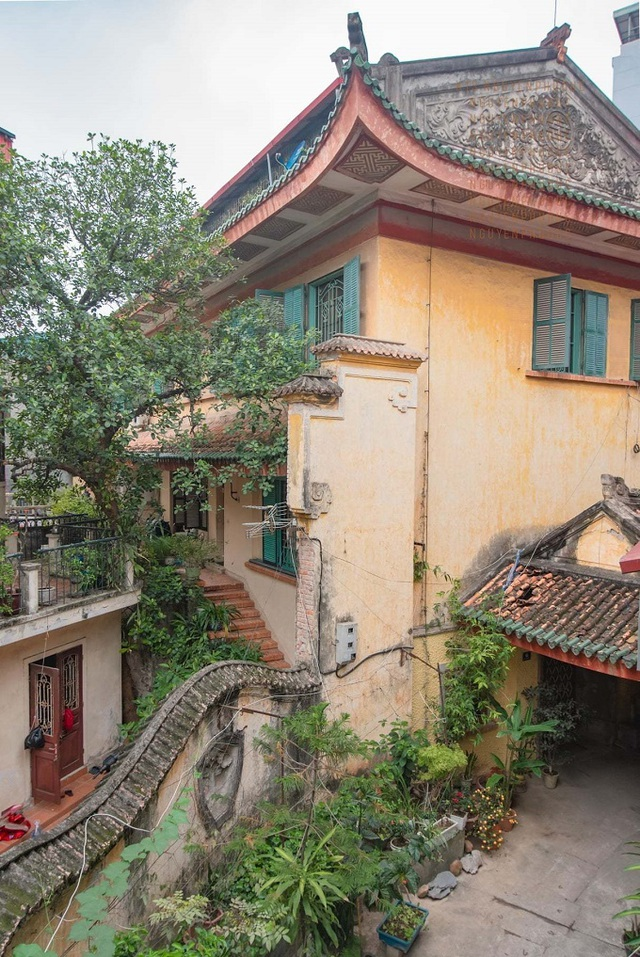 the hundred year old villa of old hanoi well off family