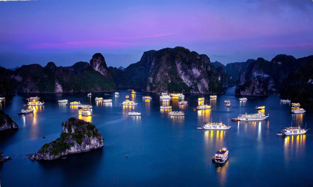 must try travel experiences on ha long bay