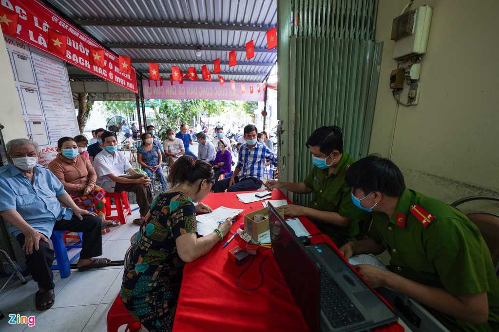 HCMC accelerates issuing chip-based ID cards for citizens