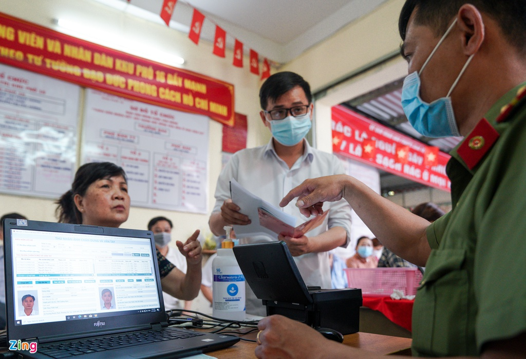 HCMC accelerates issuing chip-based ID cards for citizens